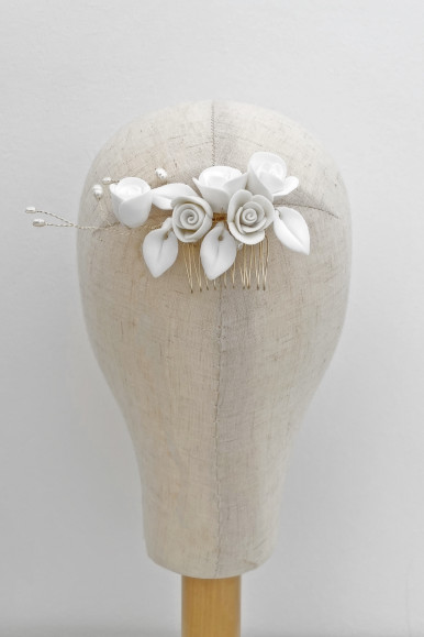 COMB WITH CERAMIC FLOWERS AND LEAVES